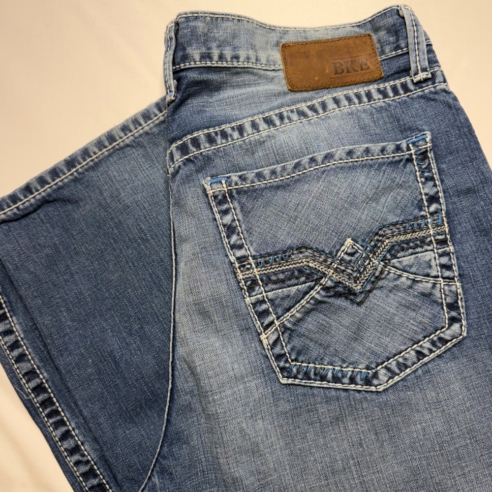 BKE Tyler Relaxed Bootcut Jeans Mens 36XXL Medium Wash Denim PLM4302 Blue Tall